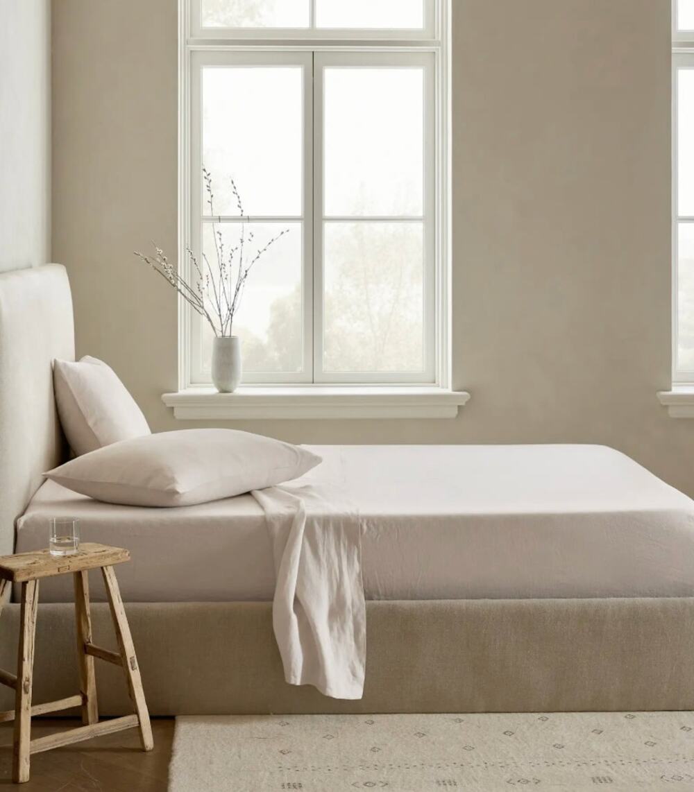 Quince Linen gray cream fitted & flat sheet set